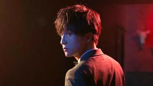 薛之谦的父亲照片,揭秘音乐才子背后的温馨家庭